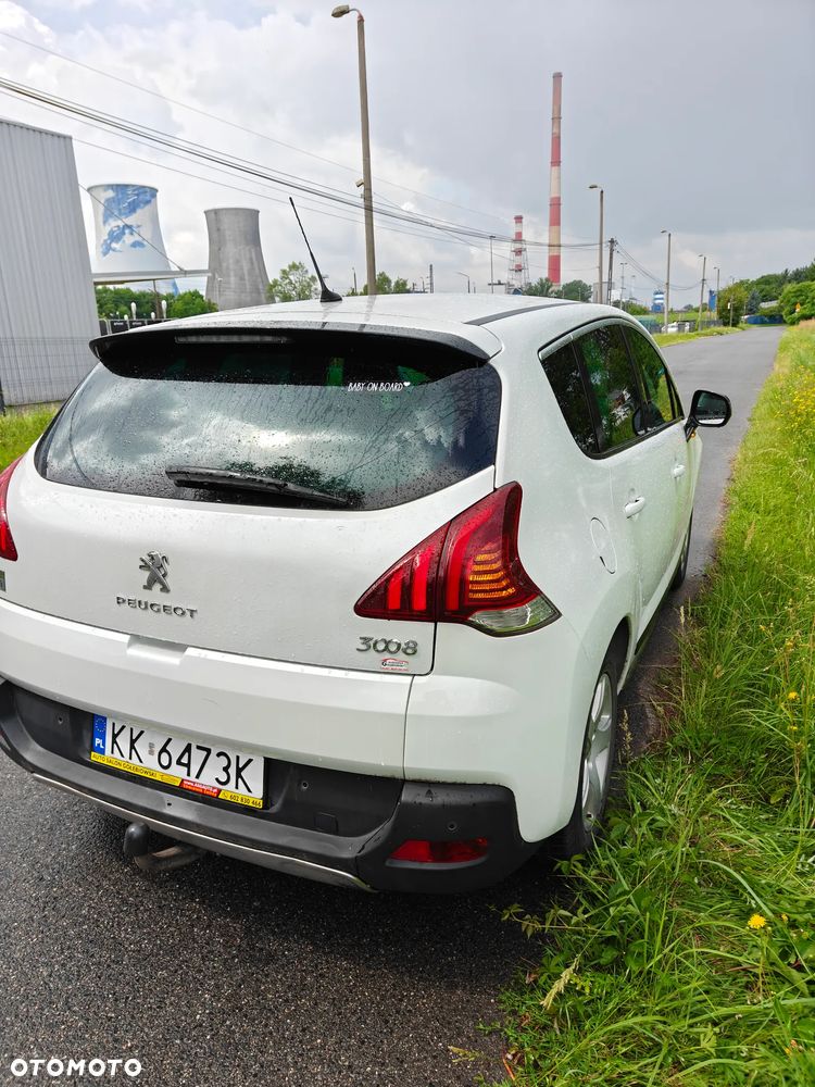 Peugeot 3008 Hybrid4 - 11