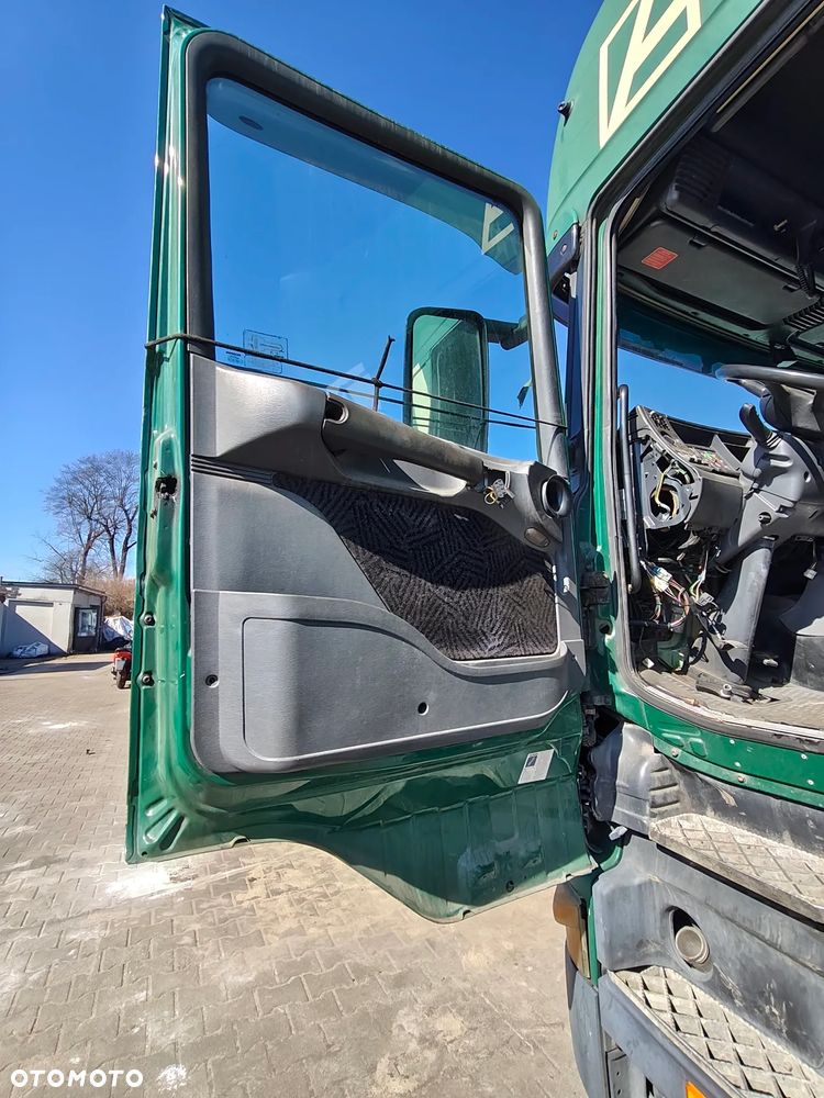 SCANIA R114 na części z 2002 r. silnik skrzynia koło chłodnica lampa szyba drzwi itp - 8