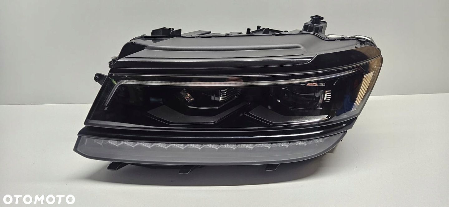 VW TIGUAN II 5NN ALLSPACE REFLEKTOR LEWY LAMPA LEWA CZARNA RAMKA - 3