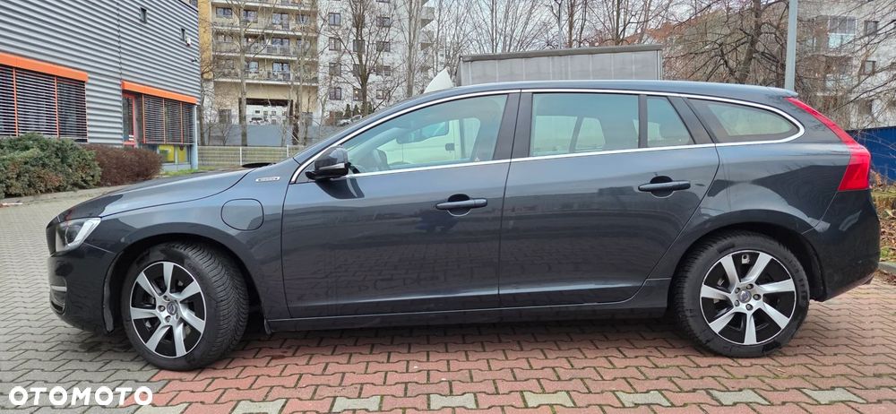 Volvo V60 D6 AWD Plug-in Hybrid Summum - 7