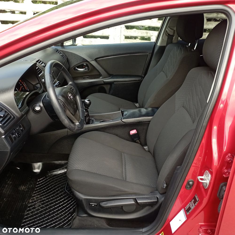 Toyota Avensis 2.2 D-CAT 2010 - 13