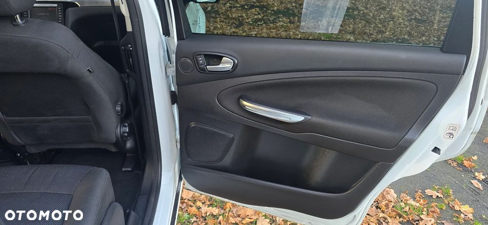 Ford S-Max 2.0 TDCi DPF Titanium - 32