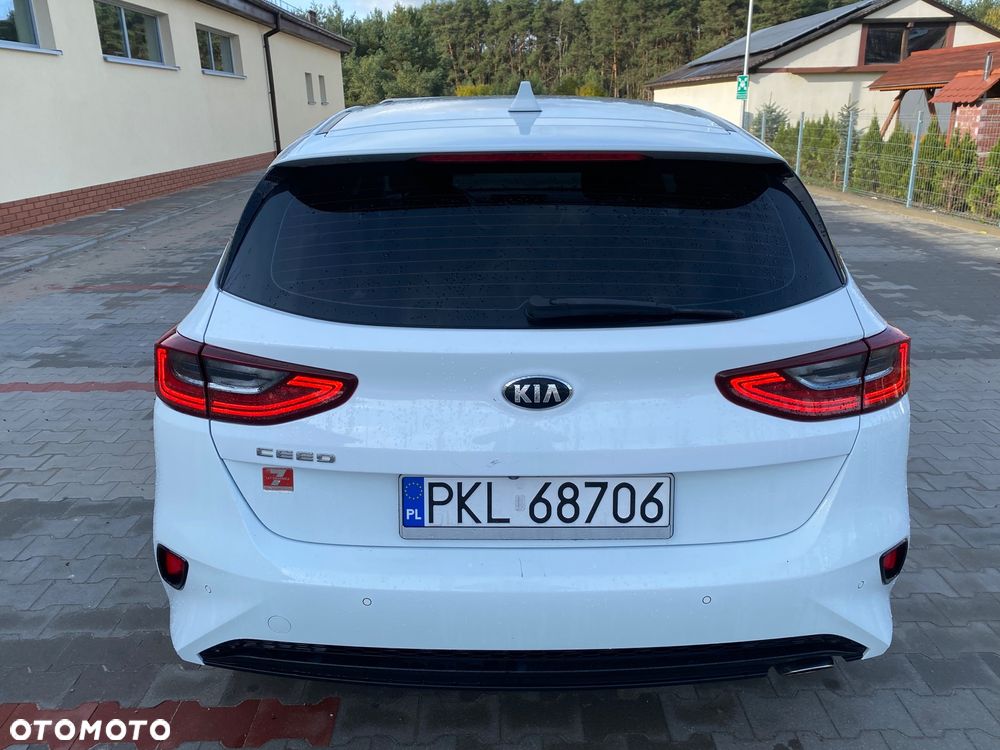 Kia Ceed ver-1-6-crdi-scr-l-business-line - 3