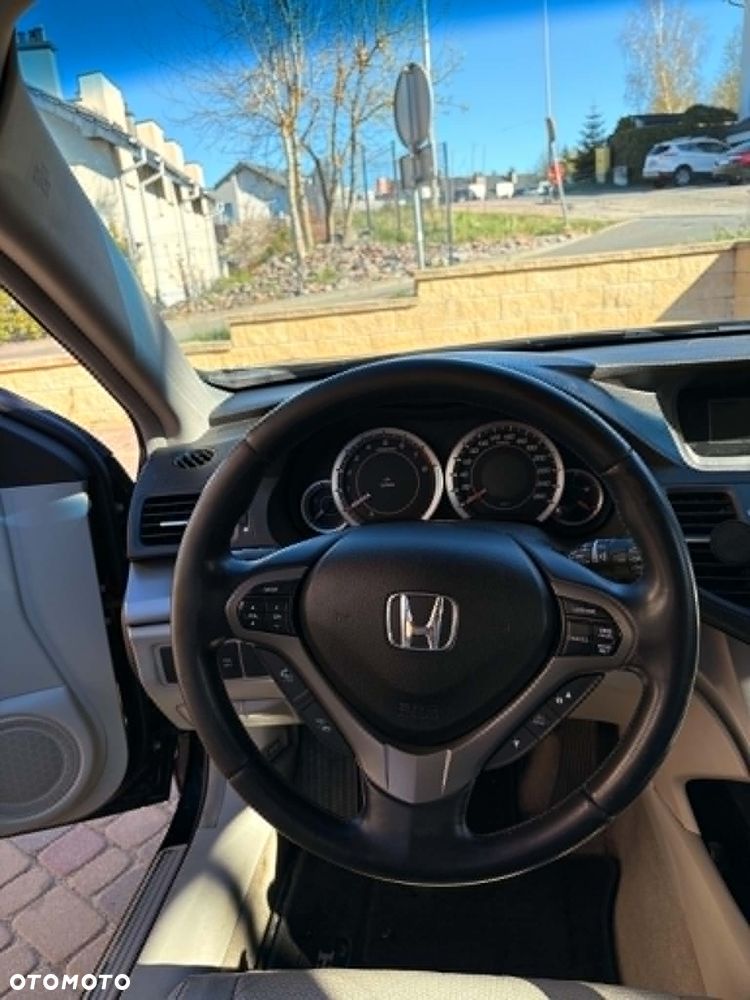 Honda Accord 2.0 Executive - 8