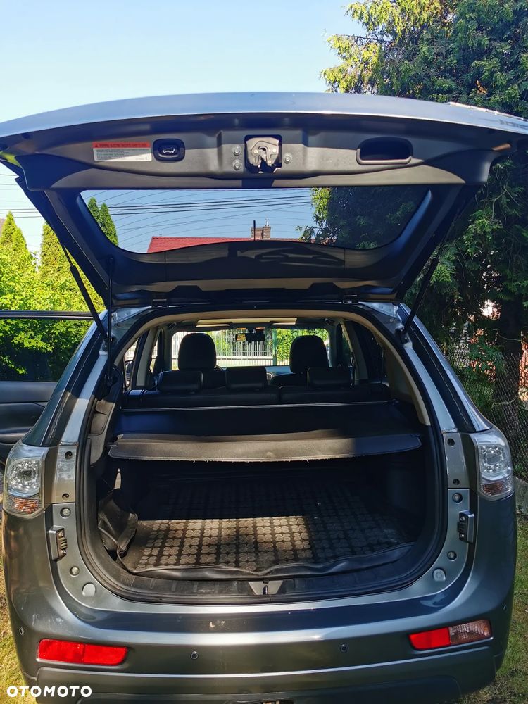 Mitsubishi Outlander 2.0 4WD Plus - 15