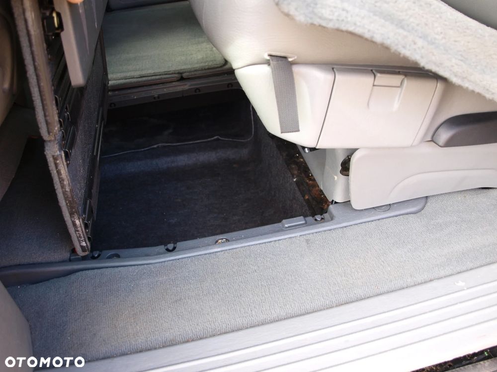 Chrysler Grand Voyager 2.8 CRD Automatik Limited - 10