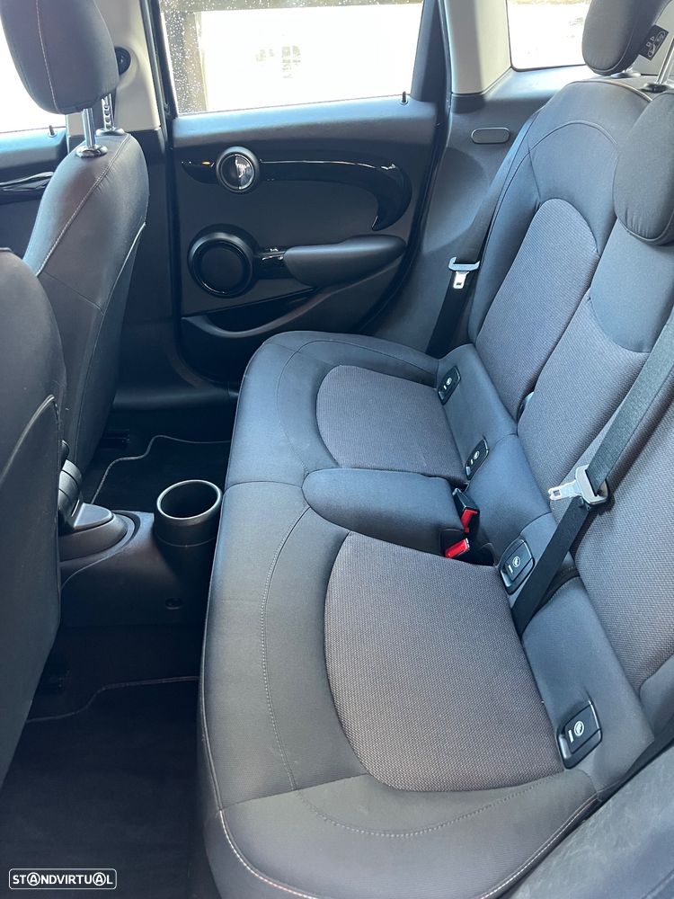 MINI 5 Portas One Aut. - 13