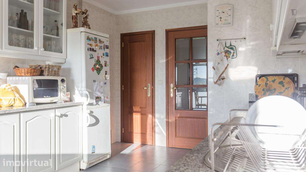 Quarto - localizado em São Mamede de Infesta Porto - Grande imagem: 4/33