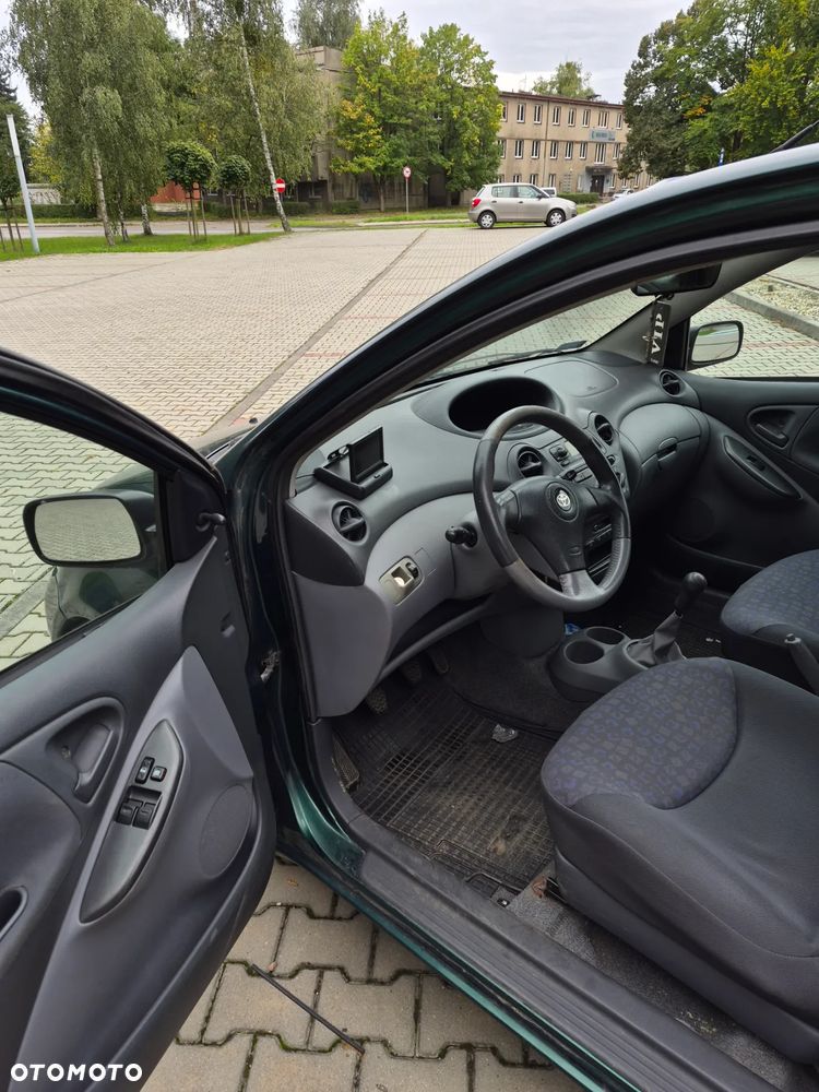 Toyota Yaris 1.3 Sol - 11
