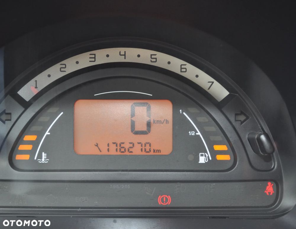 Citroën C2 1.4 Style - 24