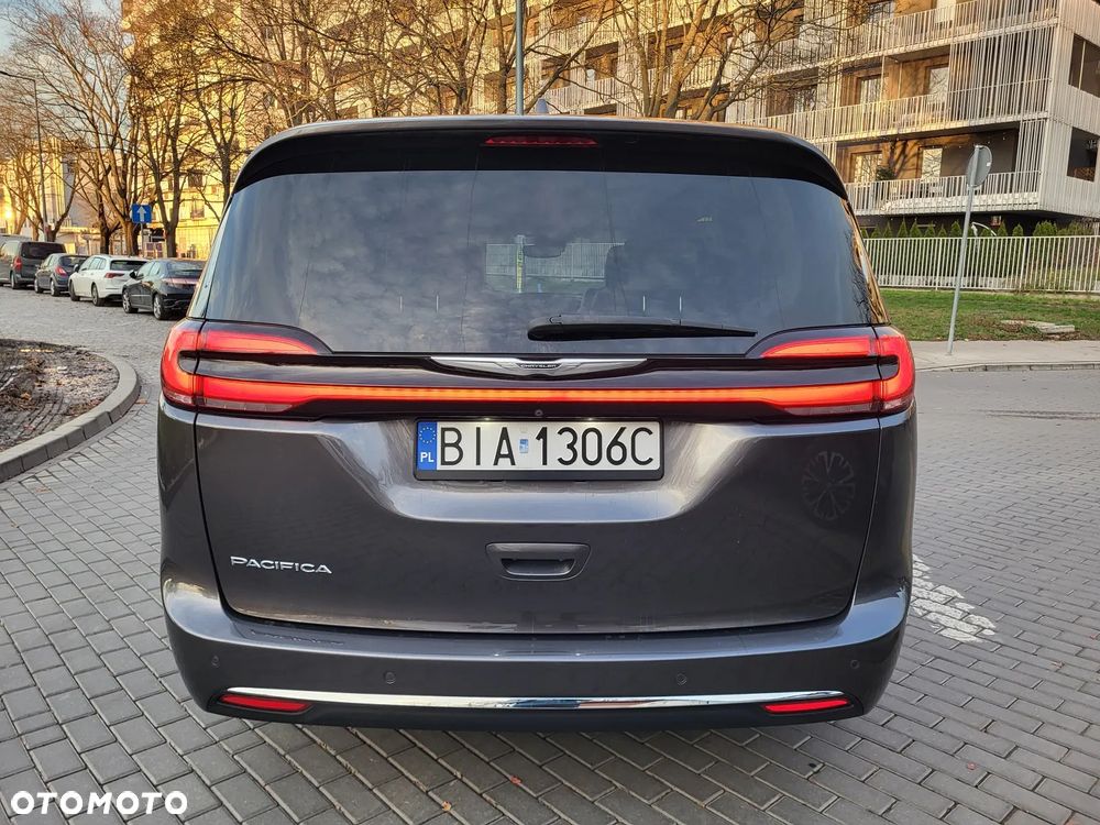 Chrysler Pacifica - 28