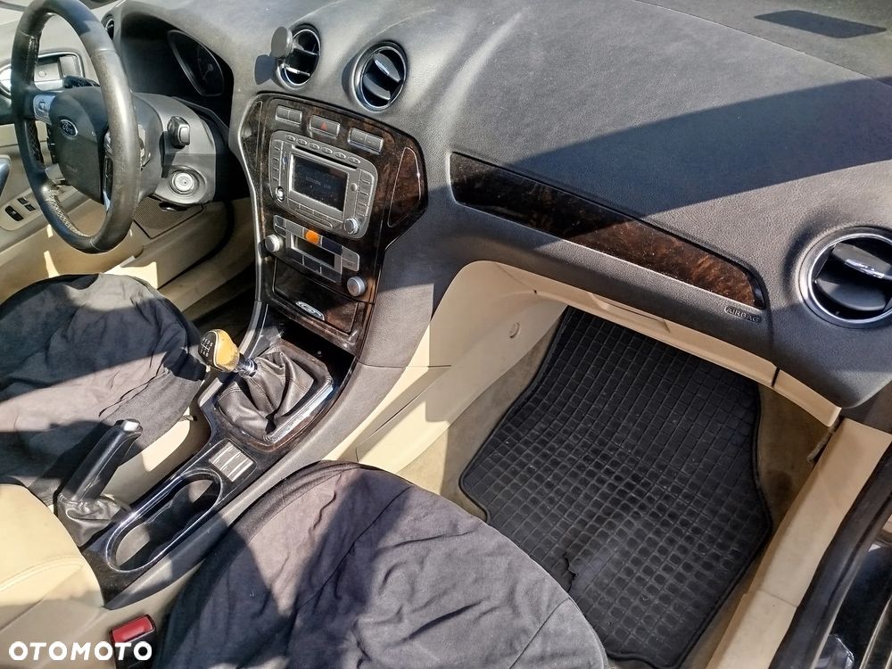 Ford Mondeo 2.0 TDCi Ghia - 13