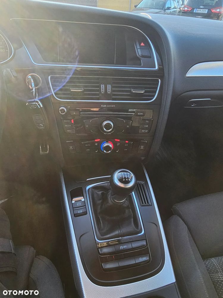Audi A4 Avant 2.0 TDI DPF quattro Ambiente - 10