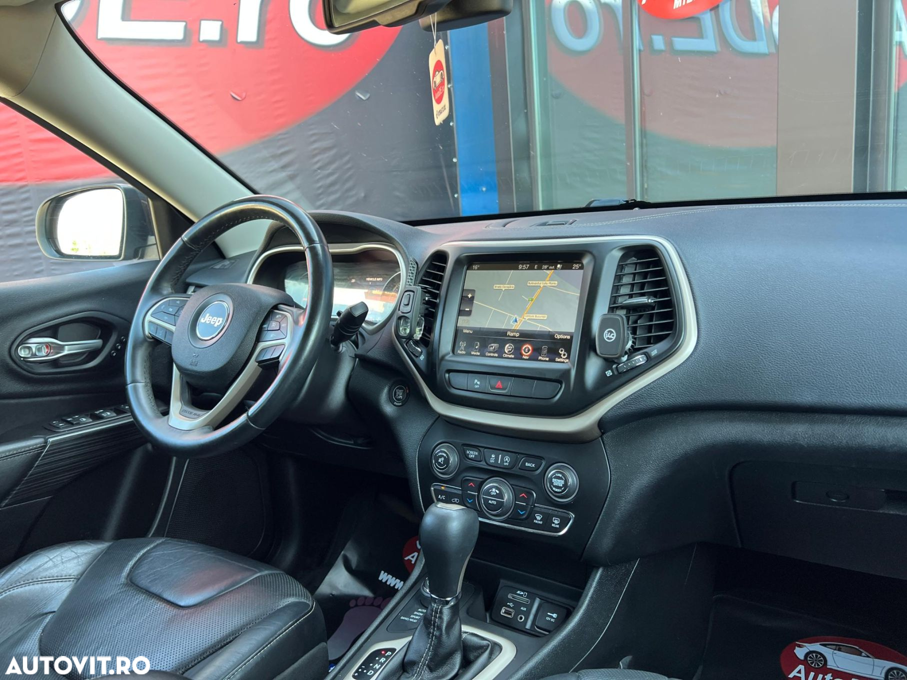 Jeep Cherokee - 9