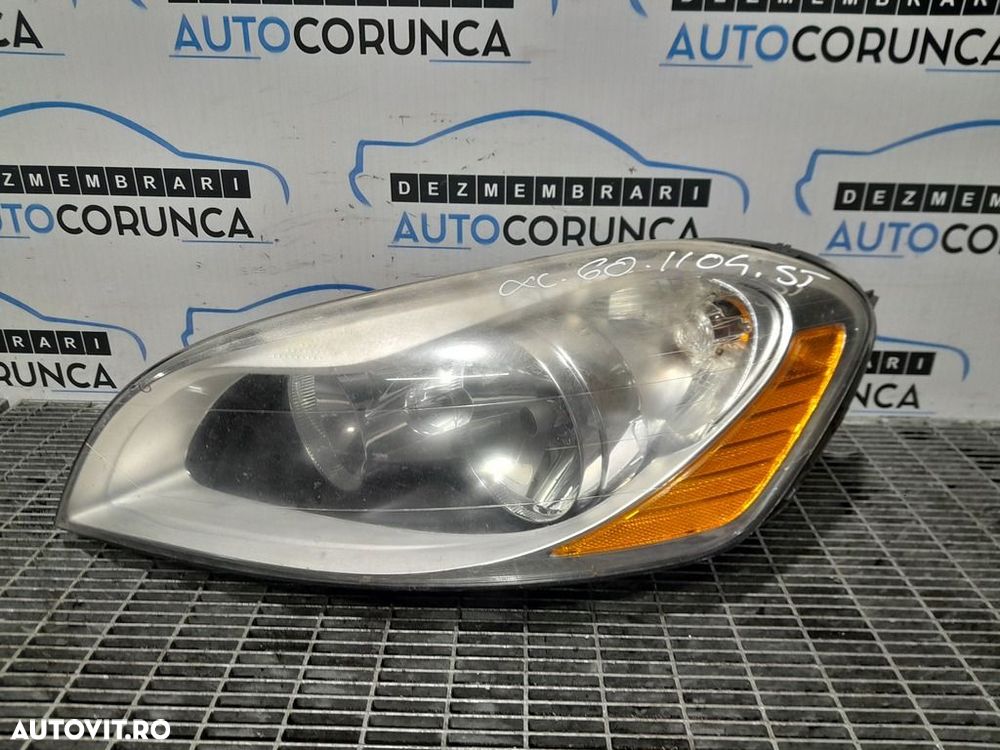 Far Stanga Volvo XC60 2008 - 2013 SUV 4 Usi (1104) Fara xenon 30763145 - 2