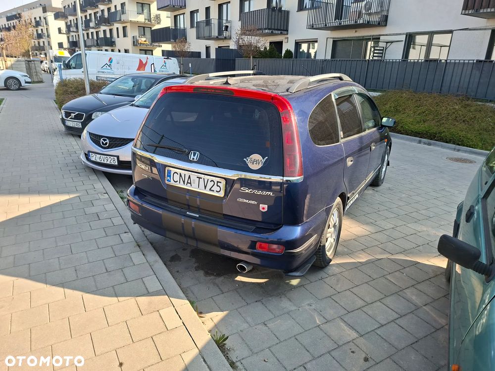 Honda Stream 1.7i LS - 4