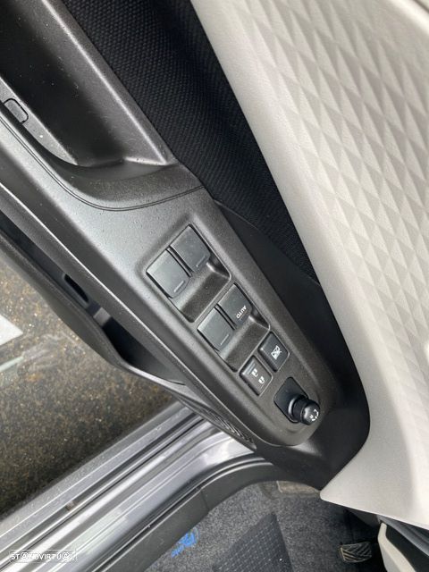 Suzuki Swift 1.2 Dualjet Hybrid MT Club - 32