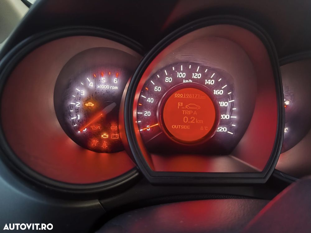 Kia Rio 1.4 CRDI Fifa World Cup Edition - 4