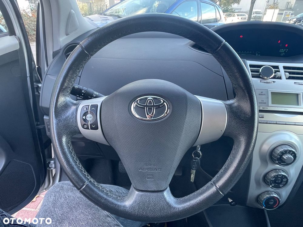 Toyota Yaris - 6