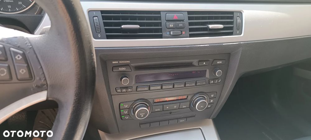BMW Seria 3 318i - 6