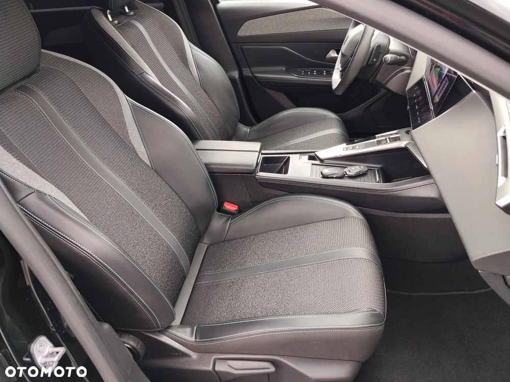 Peugeot 308 BlueHDi 130 EAT8 Allure - 21