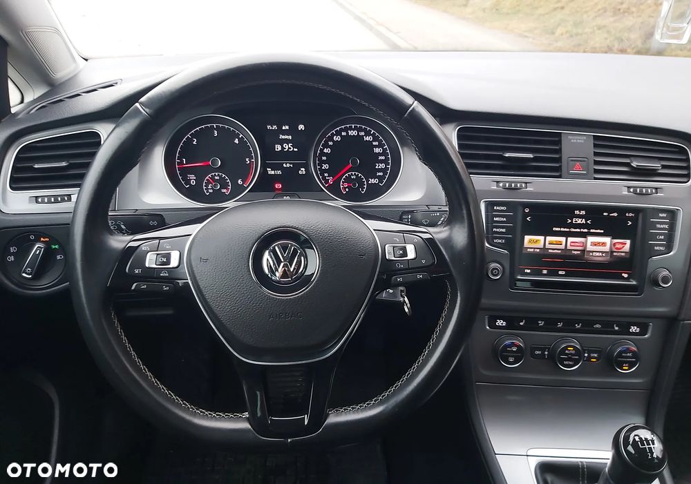 Volkswagen Golf 1.6 TDI BlueMotion Technology Lounge - 17