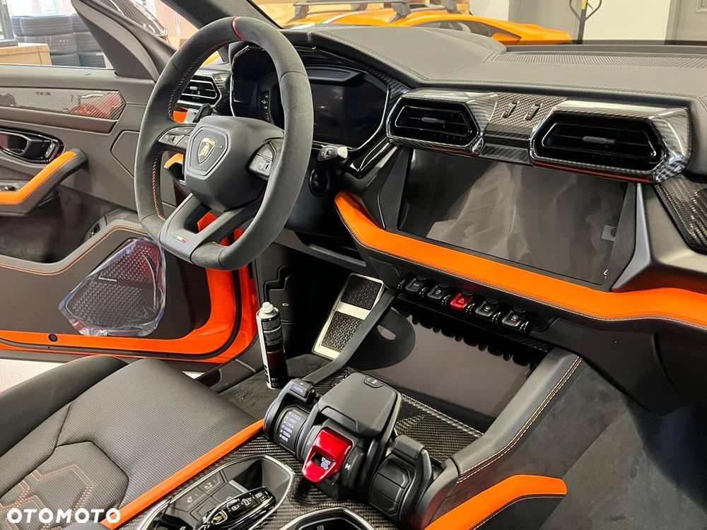 Lamborghini Urus - 3