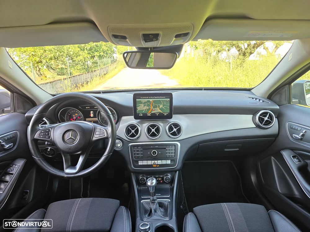 Mercedes-Benz GLA 180 d Urban - 6