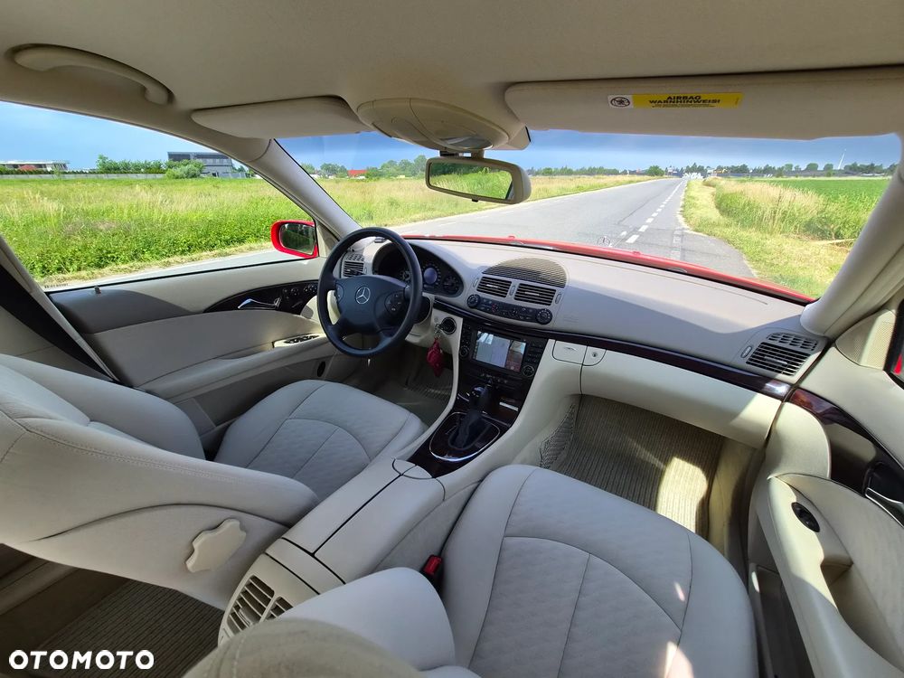 Mercedes-Benz Klasa E 320 Classic - 25