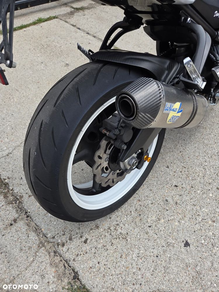 Yamaha FZ8 - 11