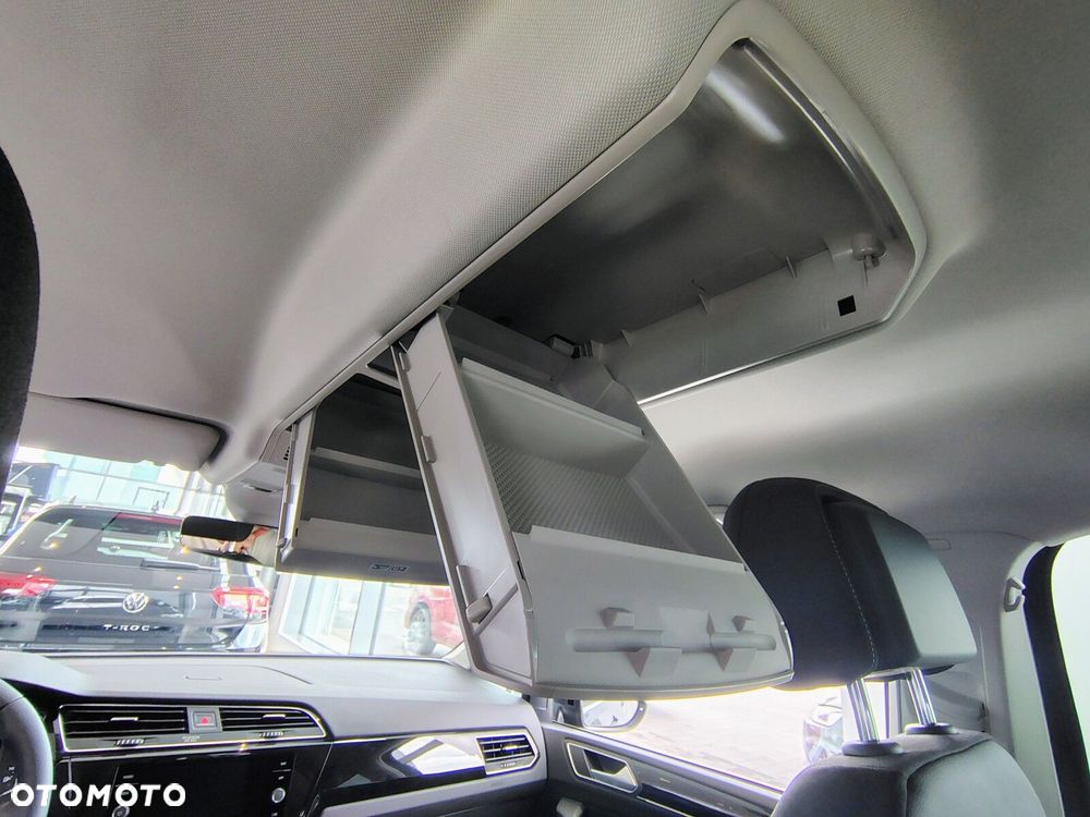 Volkswagen Touran - 27