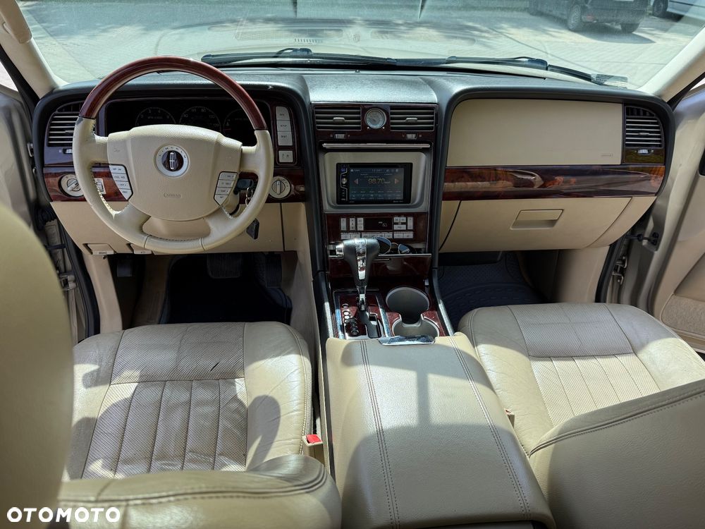 Lincoln Navigator 5.4 4WD Luxury - 23