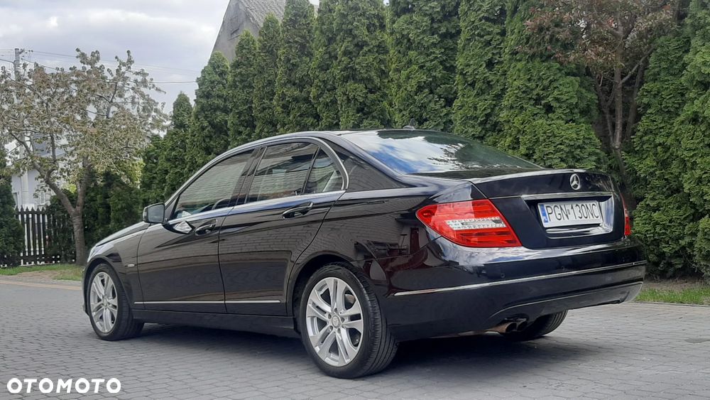 Mercedes-Benz Klasa C 180 CGI BlueEFFICIENCY Avantgarde - 7