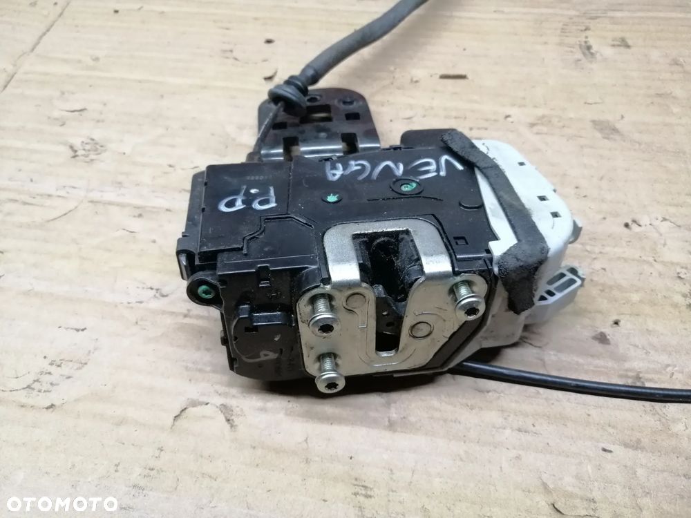 Kia Venga zamki drzwi komplet lewy przód 6 Pin pozostałe 4 Pin EU - 23