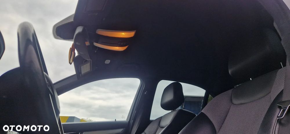 Mercedes-Benz Klasa C 180 CGI BlueEFFICIENCY Avantgarde - 18