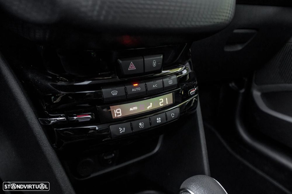 Peugeot 2008 1.2 PureTech GT Line EAT6 - 21