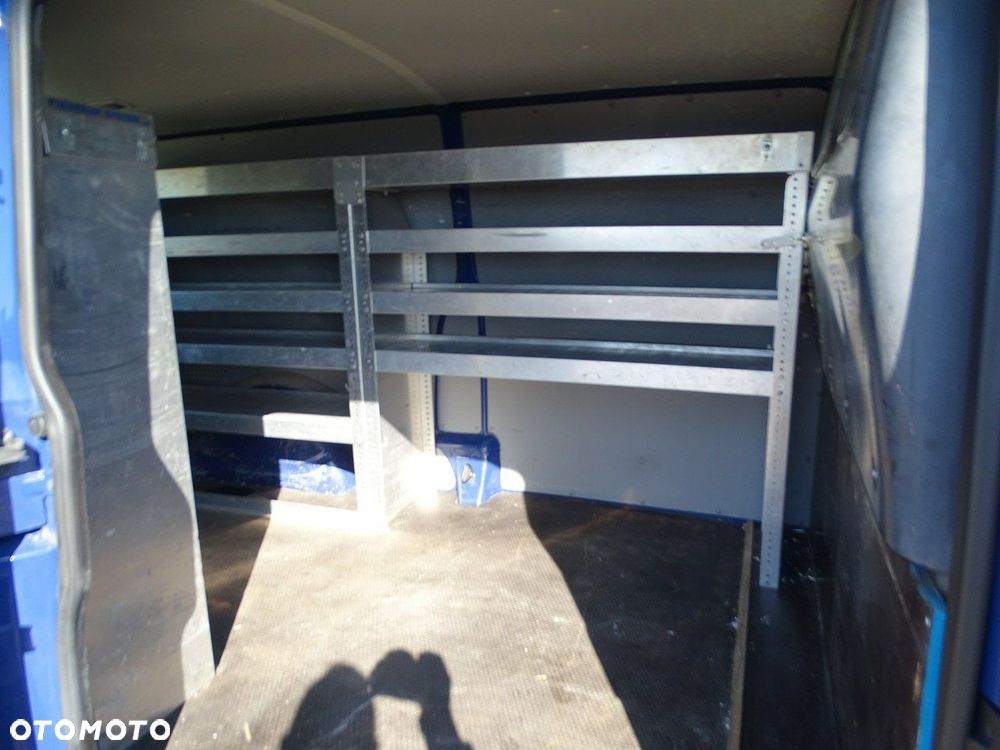 Volkswagen Transporter - 8