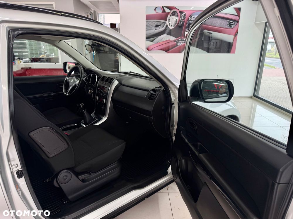 Suzuki Grand Vitara 1.6 Black&White - 28