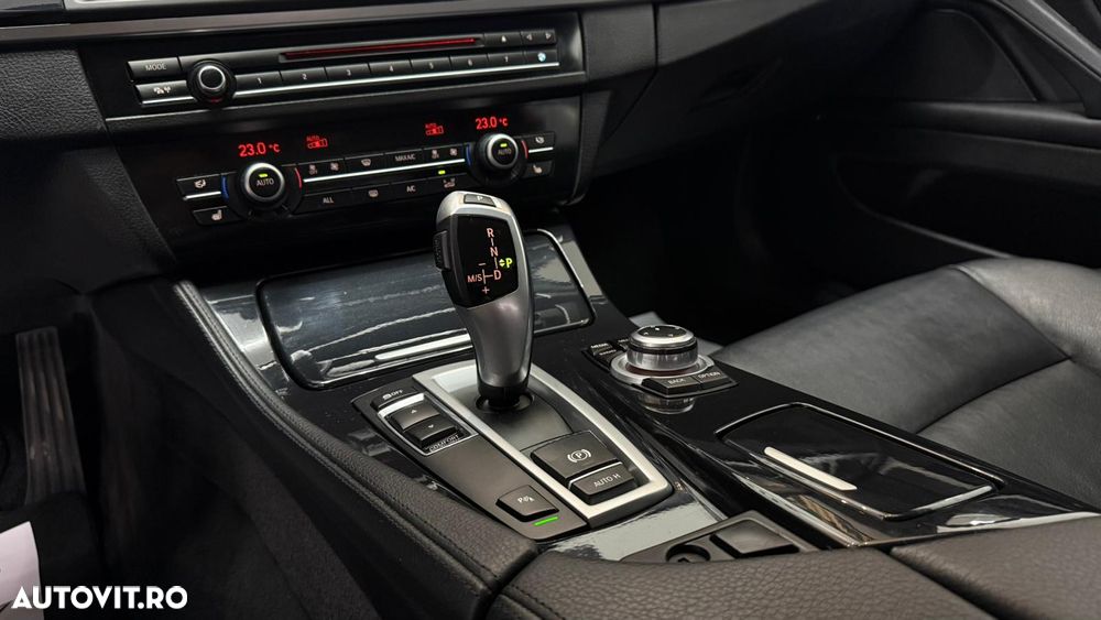 BMW Seria 5 528i Aut. Luxury Line - 8