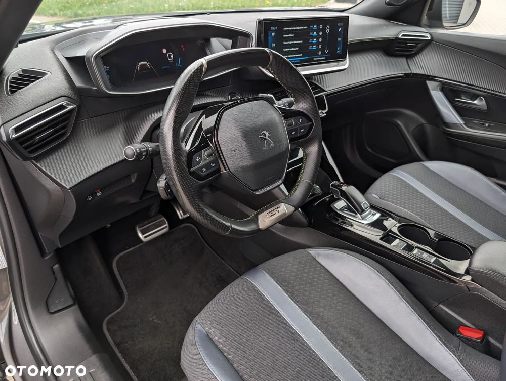 Peugeot 2008 PureTech 130 EAT8 GT - 22