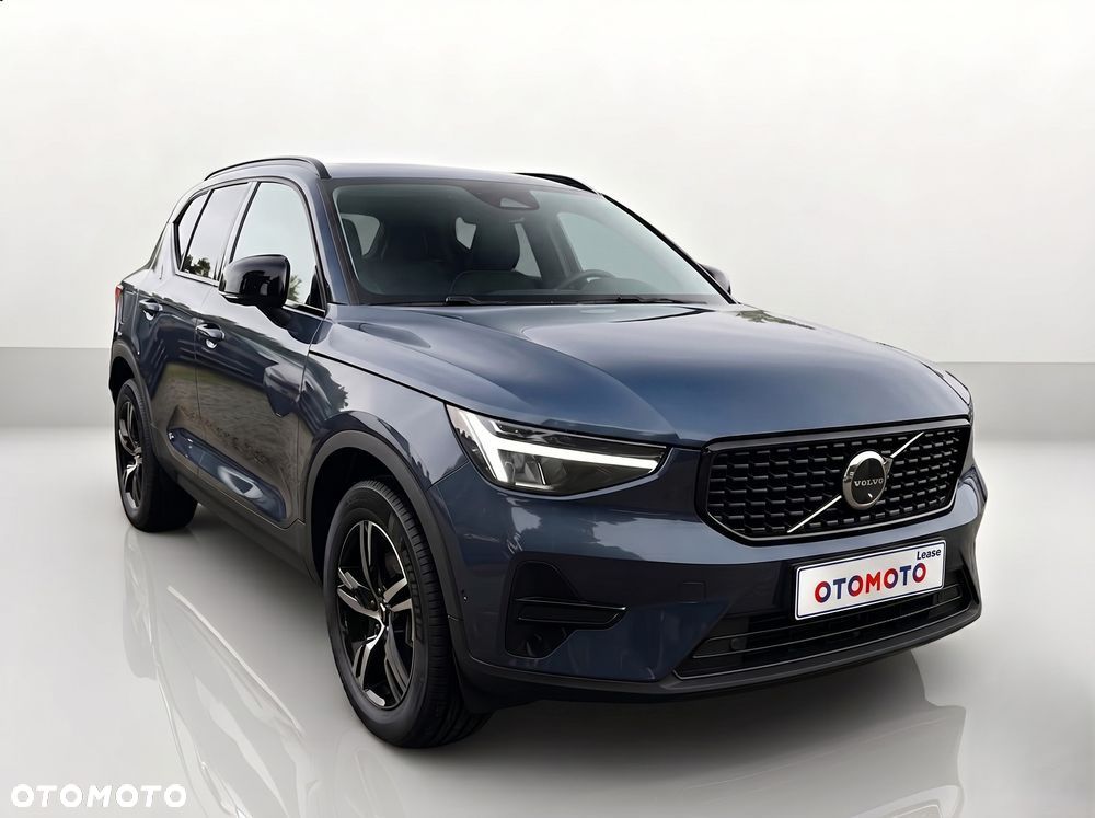 Volvo XC 40 B3 Plus Dark - 4