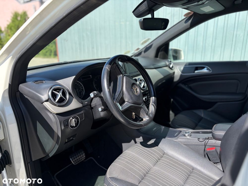 Mercedes-Benz Klasa B 180 CDI (BlueEFFICIENCY) 7G-DCT - 9
