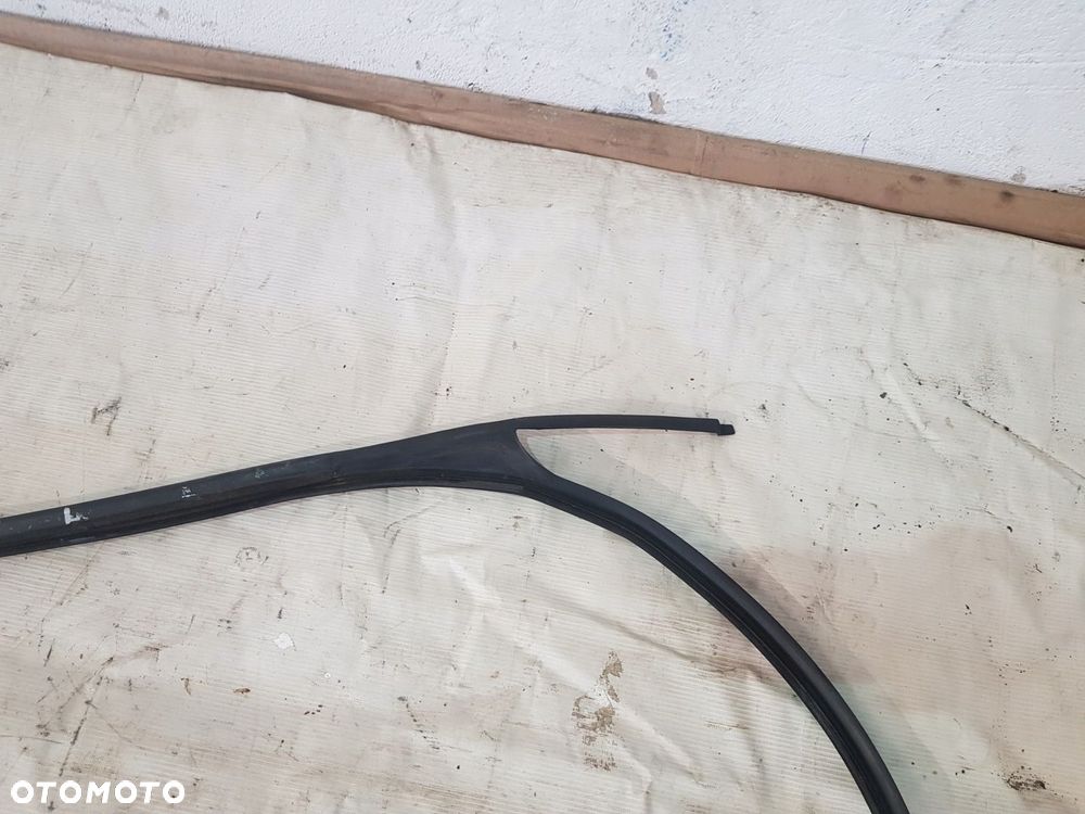 USZCZELKA BOKU DRZWI LEWY PRZÓD BMW E36 SEDAN ORYG - 2