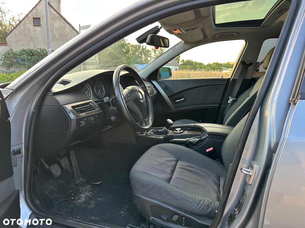 BMW Seria 5 525i - 11