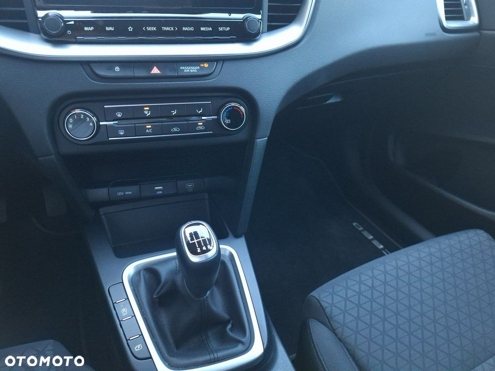 Kia Ceed 1.5 T-GDI S - 22