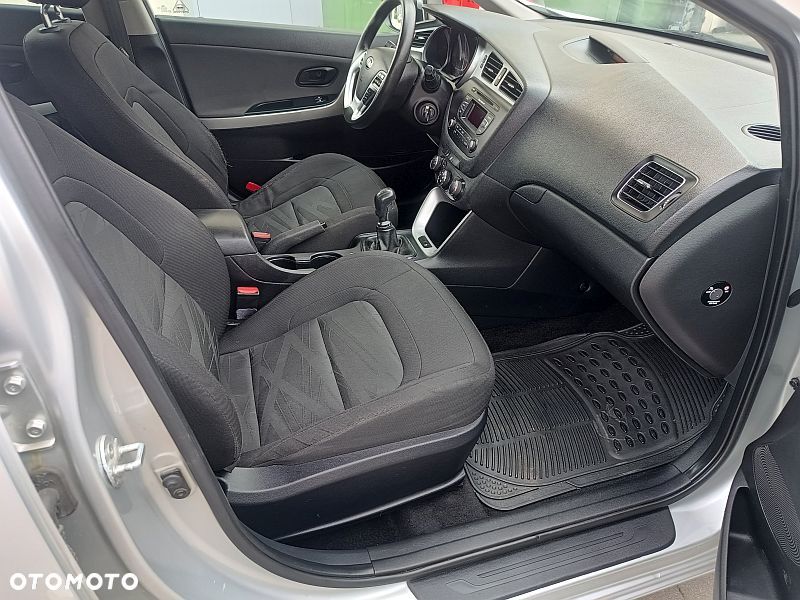 Kia Ceed 1.4 CVVT Spirit - 23