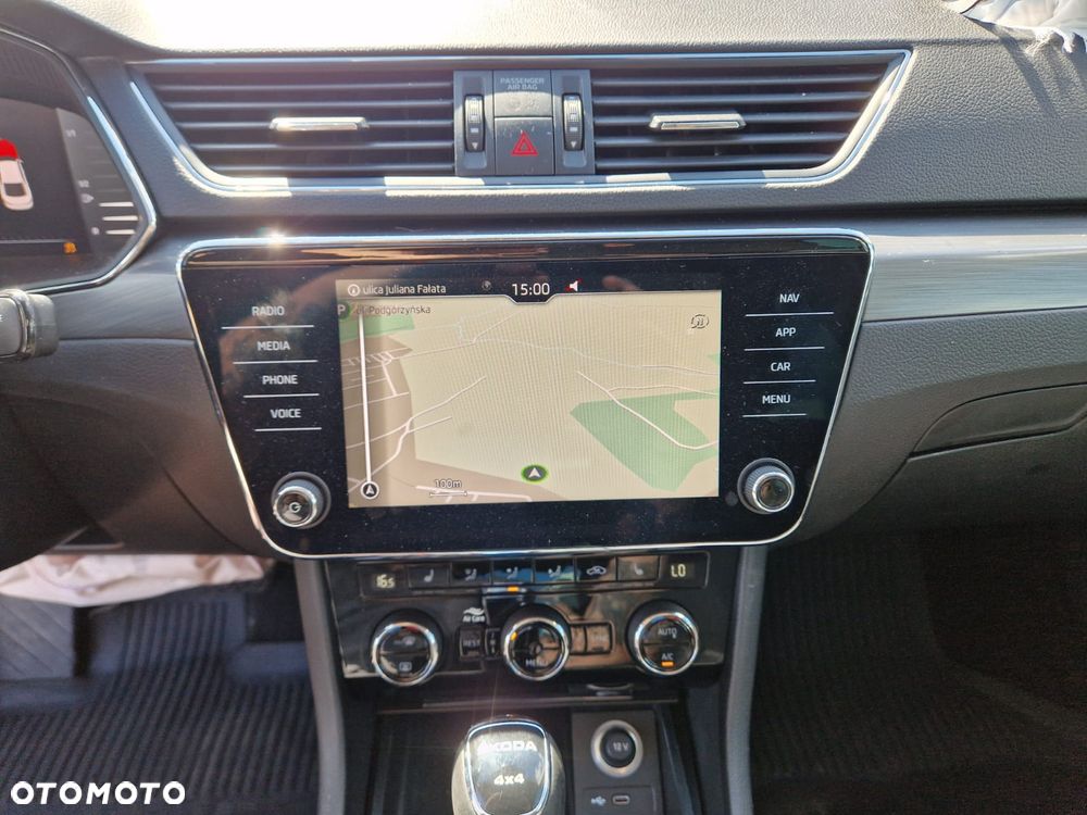 Skoda Superb 2.0 TDI SCR 4x4 Style DSG - 12