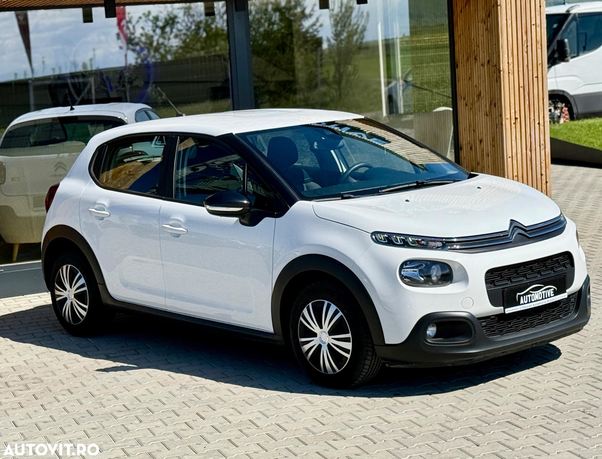 Citroën C3 BlueHDi 100 S&S PLUS - 12