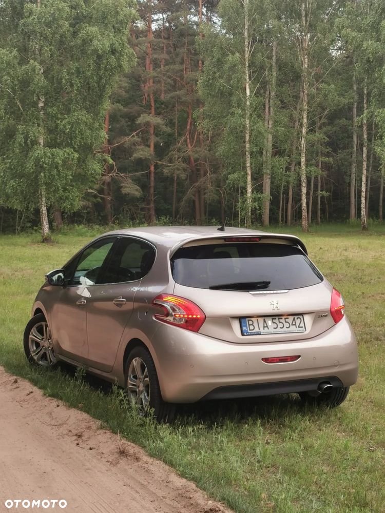 Peugeot 208 - 9