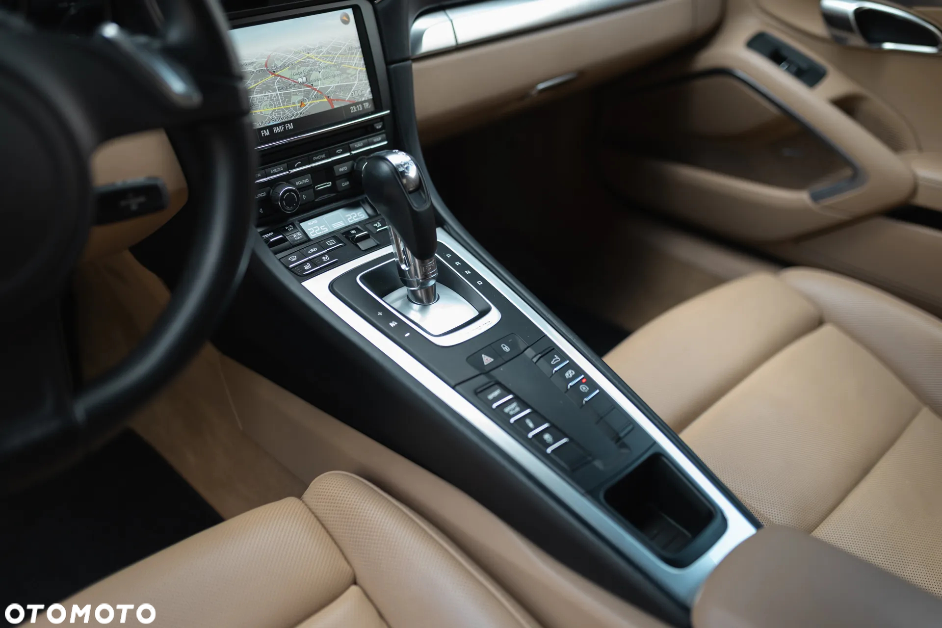 Porsche 911 Carrera 4S PDK - 16
